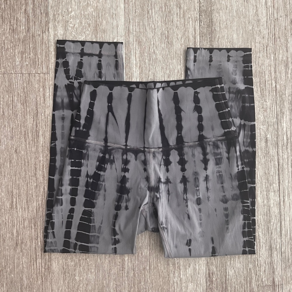 LULULEMON CROP LEGGINGS